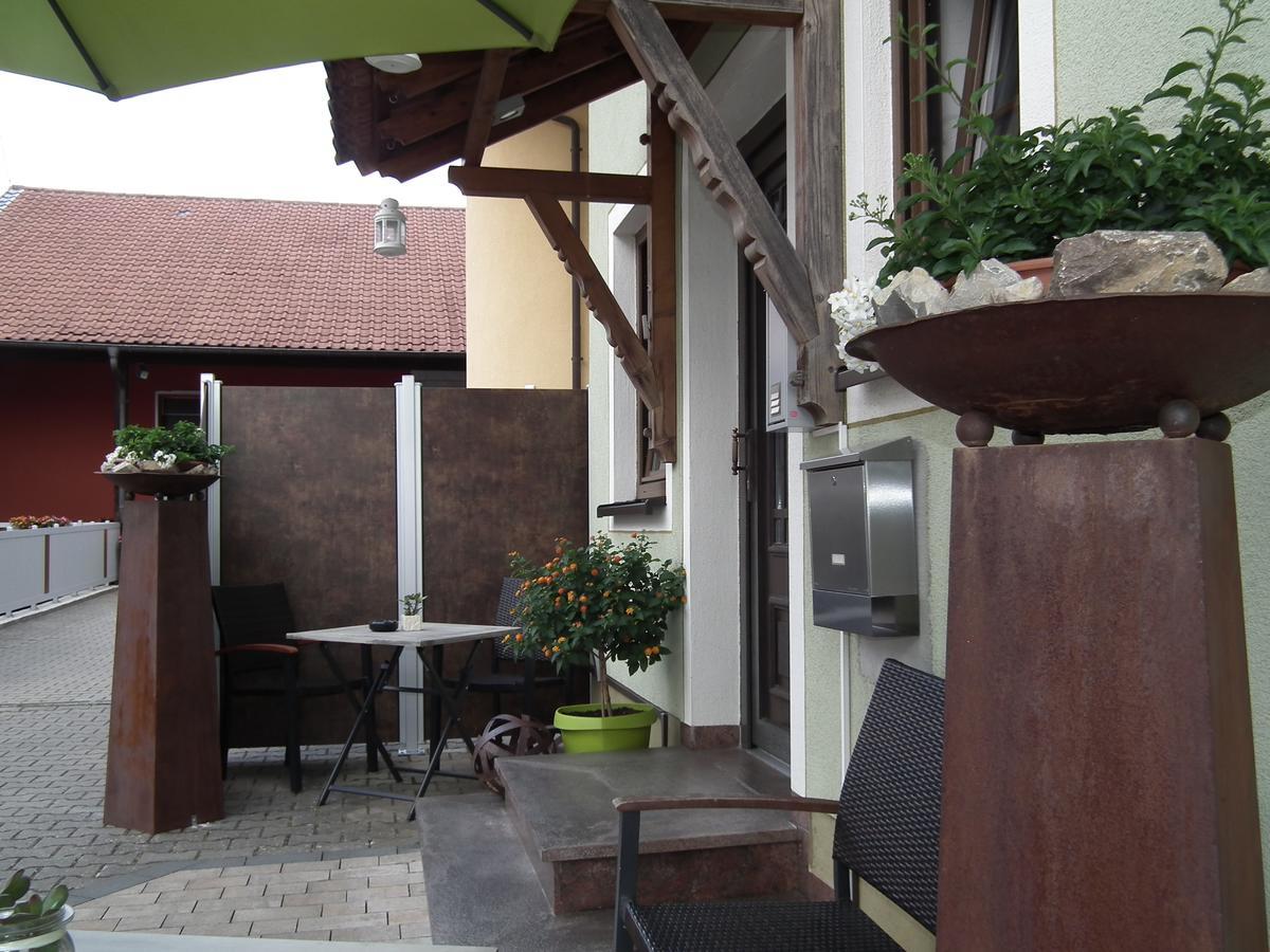 Gaestehof - Weinbau Saeger Nordheim am Main Esterno foto